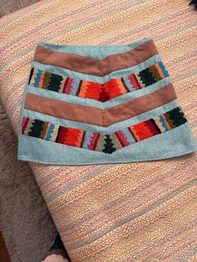 Judith March robin's egg blue tweed mini skirt Aztec embroidered chevron Medium
